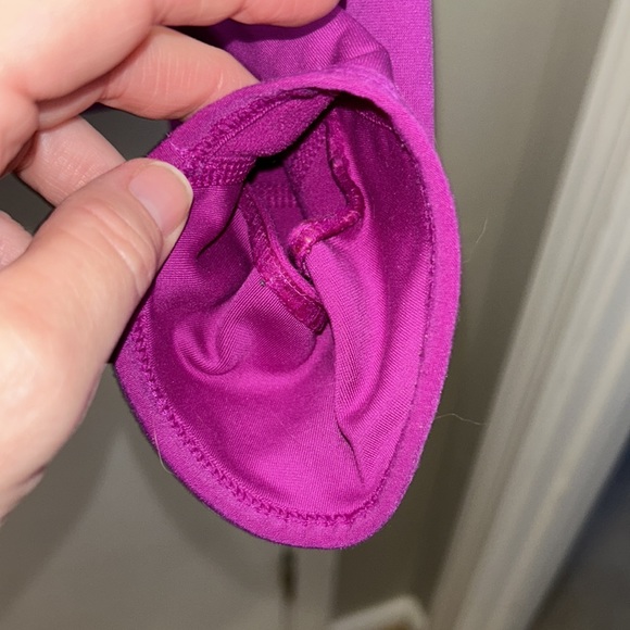 Nike dry fit running top.  Size large. - Picture 2 of 6